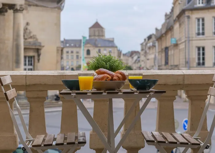 Studio Renove Avec Terrasse Et Vue Unique !
